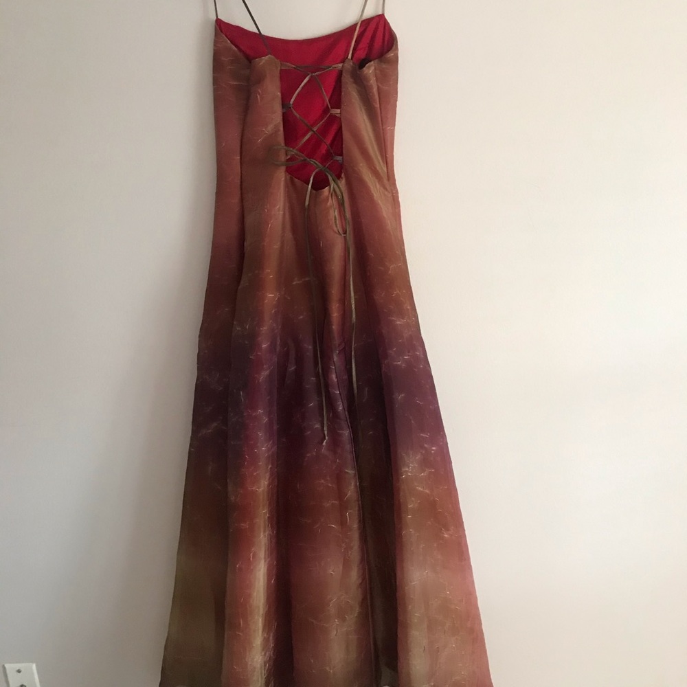 Gown - Picture 3 of 4